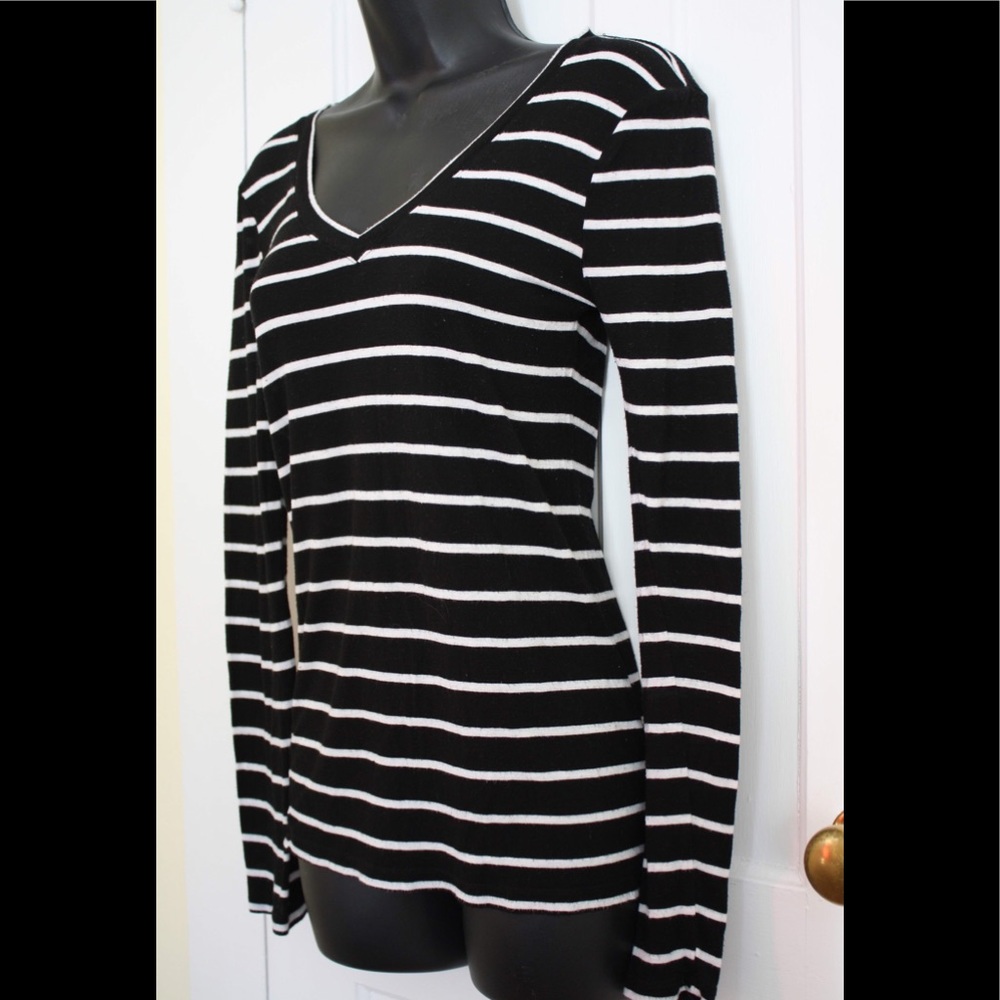 • Zenana Outfitters • Long Sleeve Striped Tee